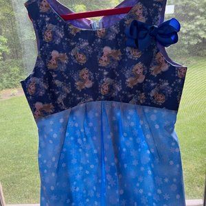 Girl's sleeveless long frozen dress Size 10